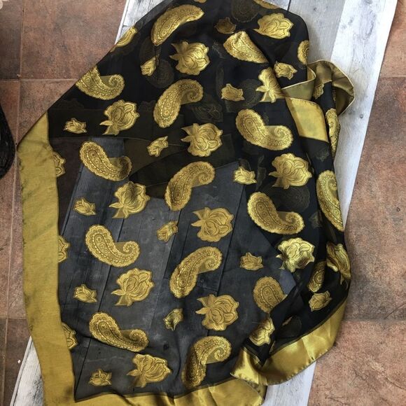 Florence Italy Gold and black silk scarf - Picture 3 of 6